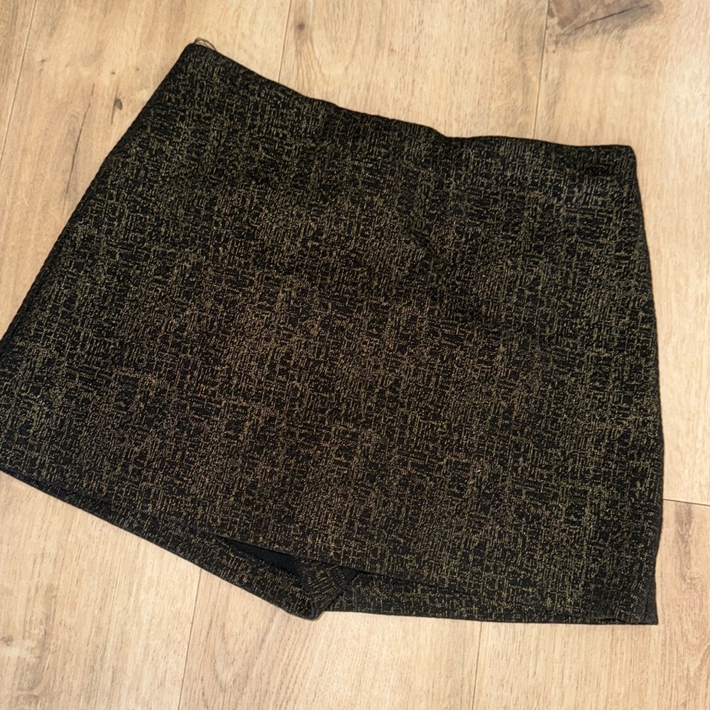 Black and Gold Aqua Skort